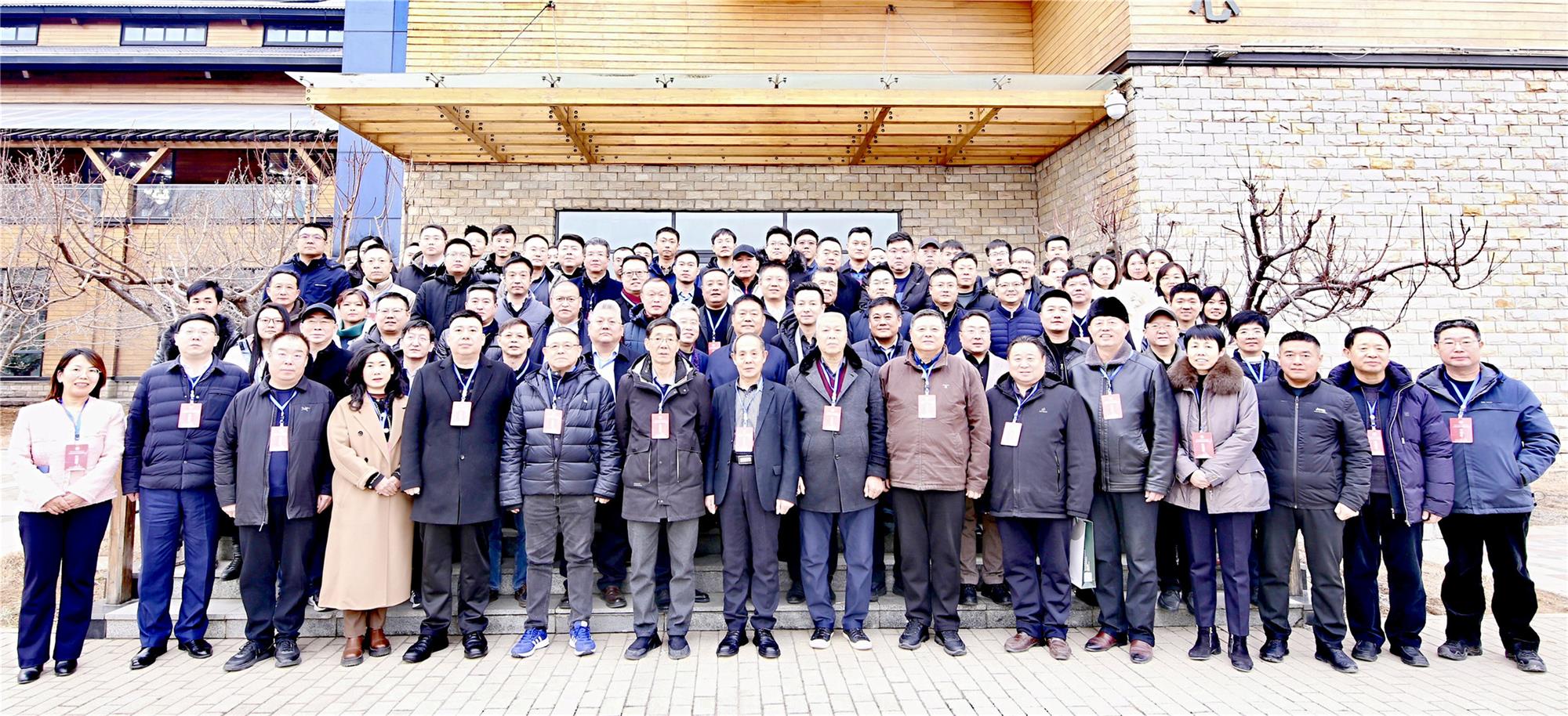 冀裝協(xié)三屆四次理事會(huì)暨常務(wù)理事會(huì)召開(kāi)，常宏榮獲多項(xiàng)獎(jiǎng)項(xiàng)
