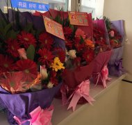 花送雷鋒手，情暖雷鋒心——“萬朵鮮花送雷鋒”活動溫暖落幕